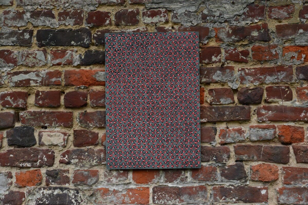 "Émotic-Hommes" # 001.001, 2019 - Encre acrylique sur carton (puzzle de récupération) collé sur feutre - L 33,5 cm x H 48,5 cm x Ép 0,5 cm